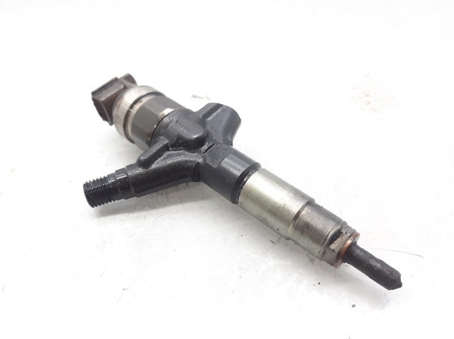 Wtryskiwacz paliwa 16613AA030 SUBARU