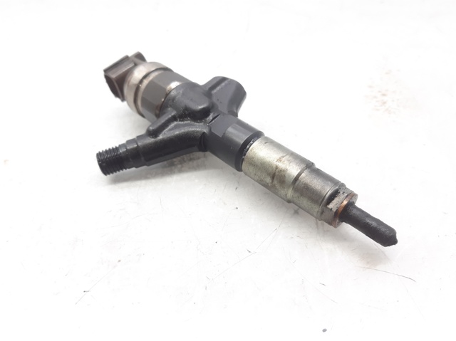 Wtryskiwacz paliwa 16613AA030 SUBARU