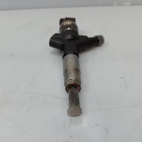 Wtryskiwacz paliwa 16613AA030 SUBARU