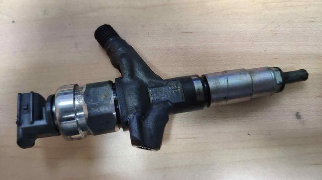 Wtryskiwacz paliwa 16613AA030 SUBARU