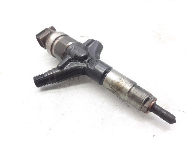 Wtryskiwacz paliwa 16613AA030 SUBARU