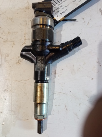 Wtryskiwacz paliwa 16613AA030 SUBARU