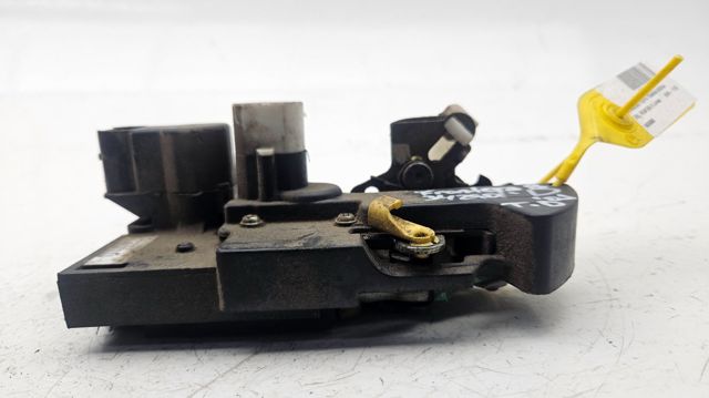 Zamek drzwi przednich prawych 16639860 OPEL
