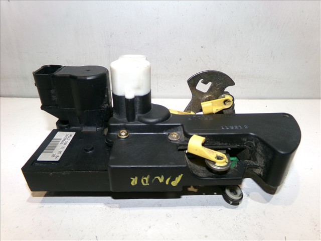 Zamek drzwi przednich prawych 16639860 OPEL