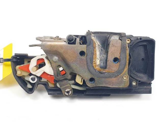 Zamek drzwi przednich prawych 16639860 OPEL