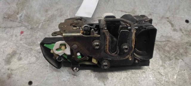 Zamek drzwi przednich prawych 16639860 OPEL