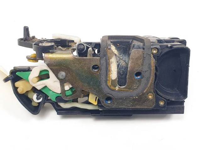 Zamek drzwi przednich prawych 16639860 OPEL