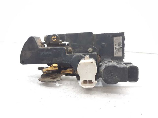 Zamek drzwi przednich prawych 16639860 OPEL