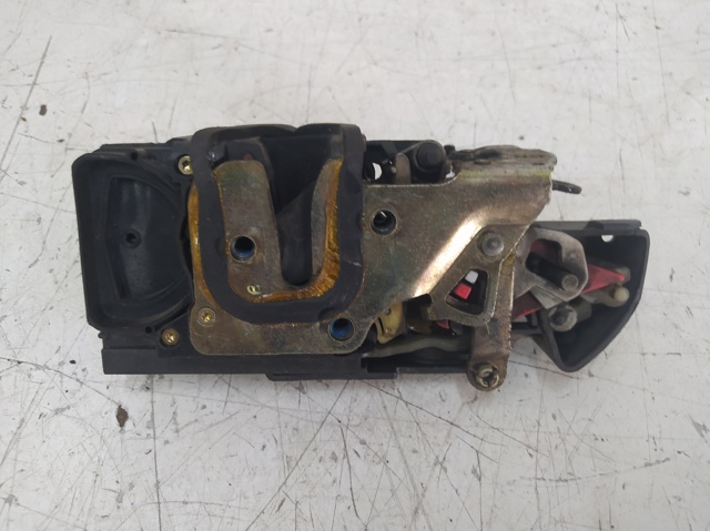 Zamek drzwi przednich lewych 16639861 OPEL