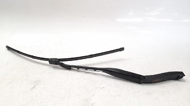 Ramię wycieraczki szyby przedniej 1668200744 MERCEDES