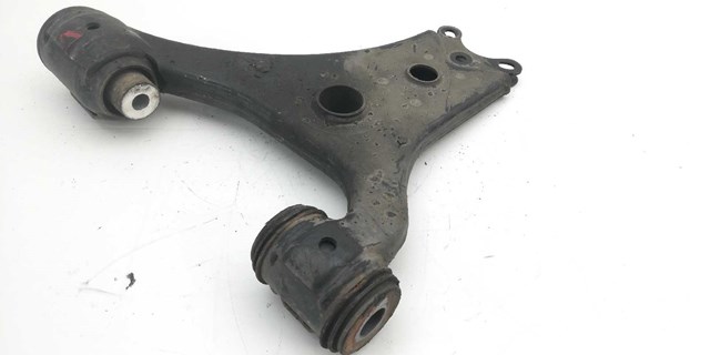 Wahacz zawieszenia przedniego dolny prawy 1683302407 MERCEDES