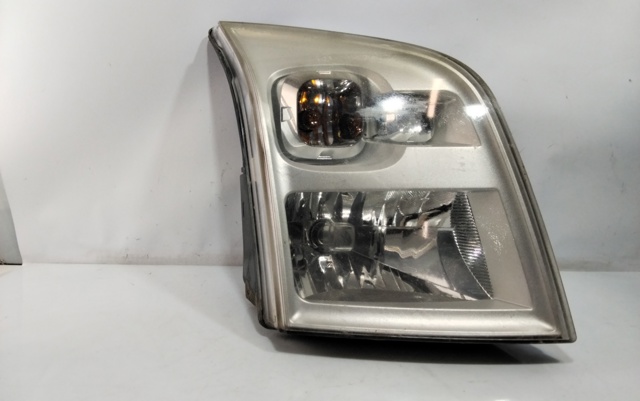 Reflektor prawy 1684408 FORD