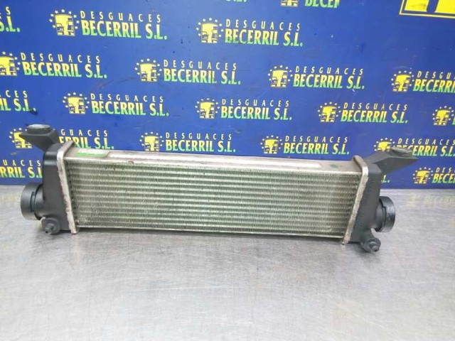 Chłodnica intercoolera 1685000000 MERCEDES
