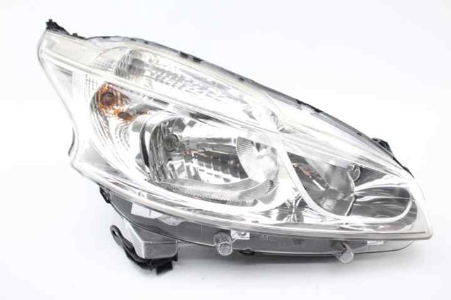 Reflektor prawy 1685351480 PEUGEOT