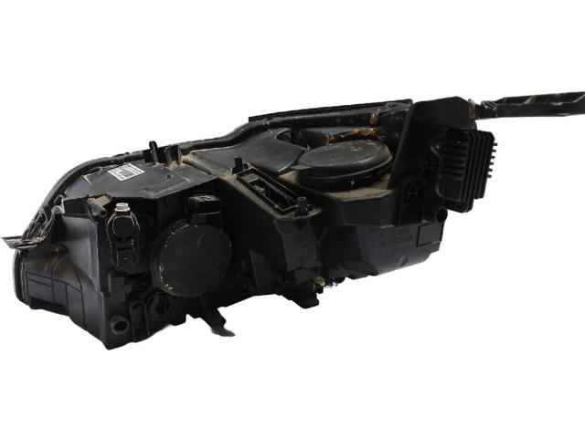 Reflektor prawy Peugeot 5008 2