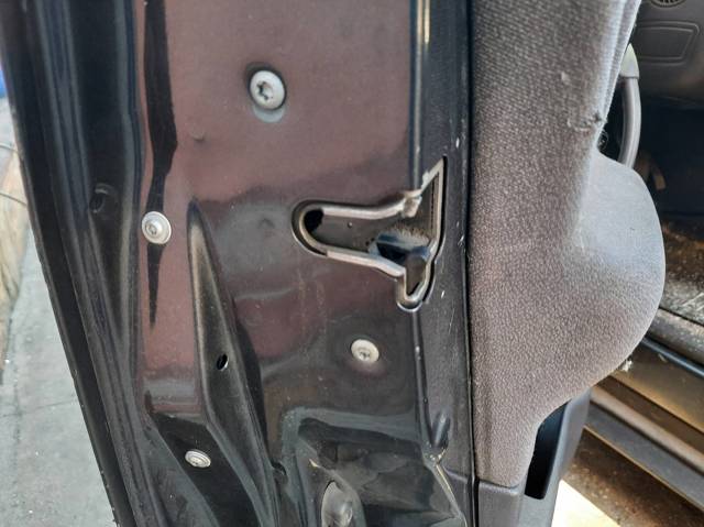 Zamek drzwi przednich lewych 1687201935 MERCEDES