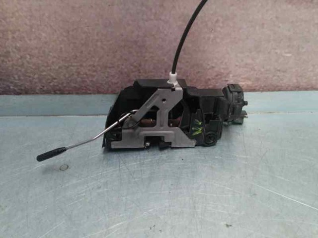 Zamek drzwi przednich lewych 1687201935 MERCEDES