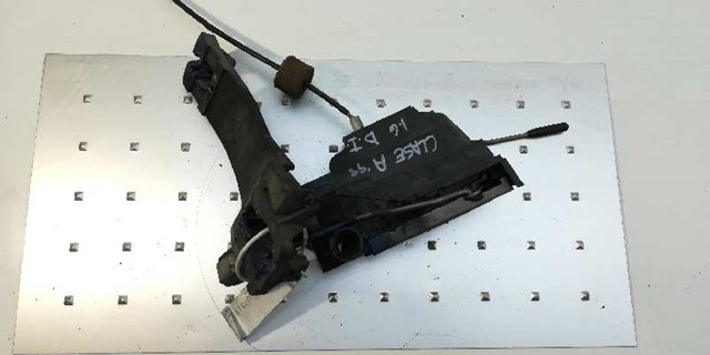 Zamek drzwi przednich lewych 1687201935 MERCEDES