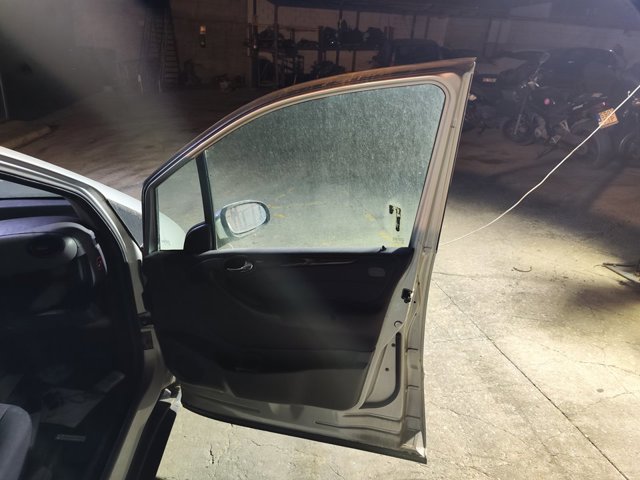 Mechanizm podnoszenia szyby drzwi przednich prawych 1687202046 MERCEDES