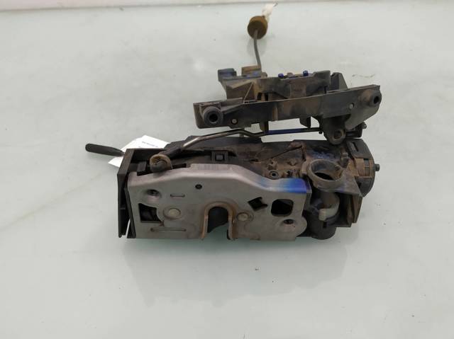 Zamek drzwi przednich prawych 1687202235 MERCEDES
