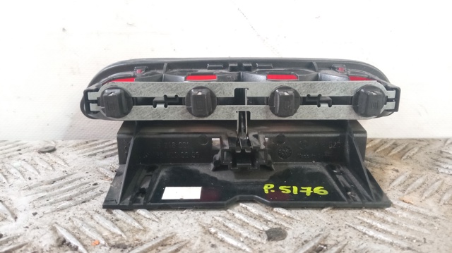 Lampa stop tylna dodatkowa 1688200056 MERCEDES