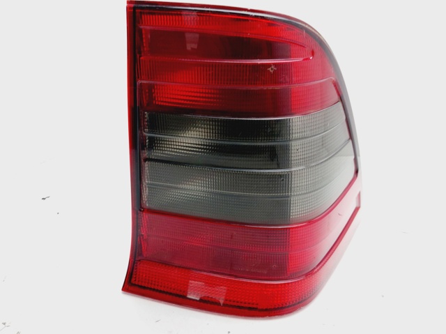 Lampa zespolona tylna prawa 1688200264 MERCEDES