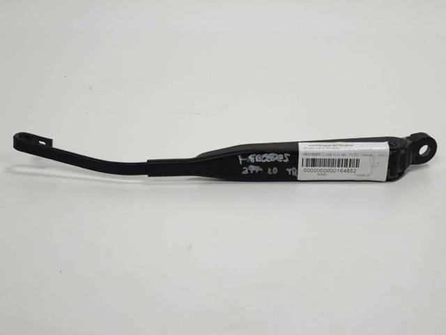 1688201044 Mercedes