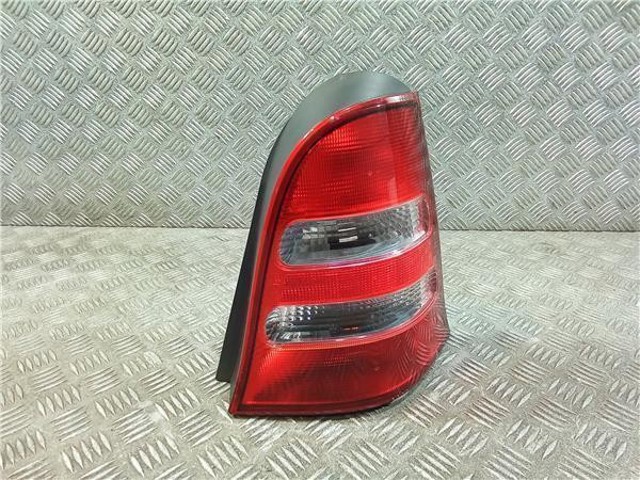 Lampa zespolona tylna prawa 1688202864 MERCEDES