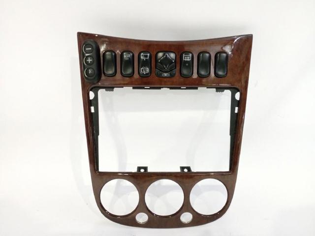 1688203610 Mercedes