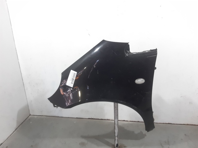 Błotnik przedni lewy 1688800718 MERCEDES