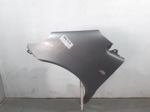 Błotnik przedni lewy 1688800718 MERCEDES