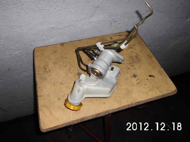 Główny cylinder hamulców 1695057 FORD