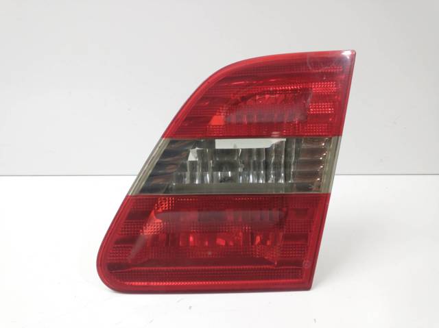 Lampa zespolona tylna prawa wewnętrzna 1698201664 MERCEDES