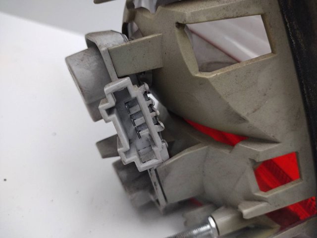 Lampa zespolona tylna prawa wewnętrzna 1698201664 MERCEDES