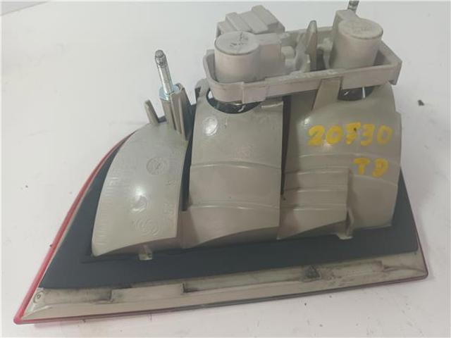 Lampa zespolona tylna prawa wewnętrzna 1698201664 MERCEDES