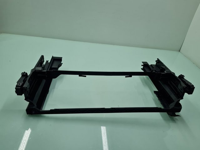 Osłona chłodnicy kompletna (panel mocowania reflektorów) 17107804617 BMW
