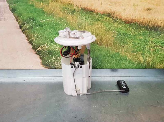 Moduł pompy paliwowej z czujnikiem poziomu paliwa 172026141R RENAULT