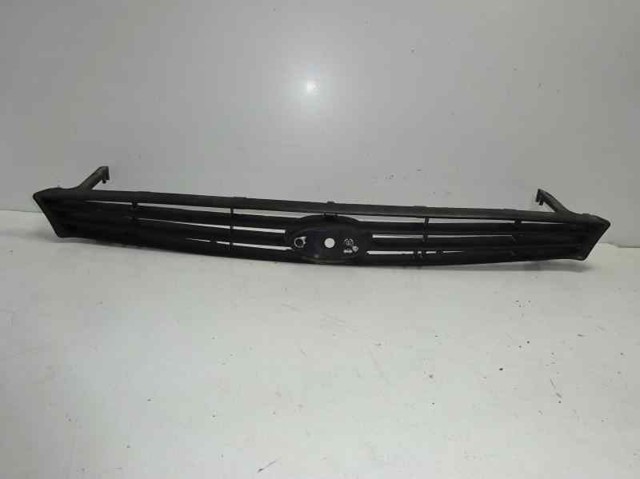 Atrapa chłodnicy Ford Focus 1 DFW