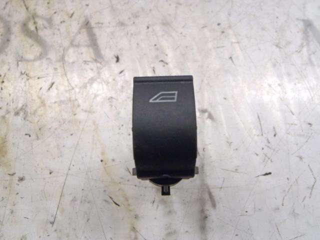 1746832 Ford