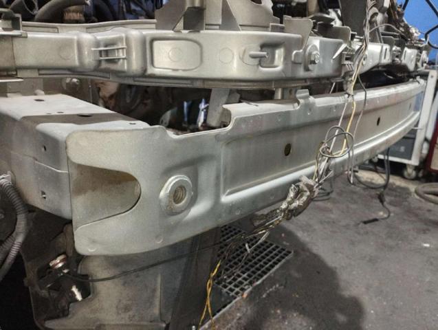 Wzmocnienie zderzaka przedniego 1761236 FORD