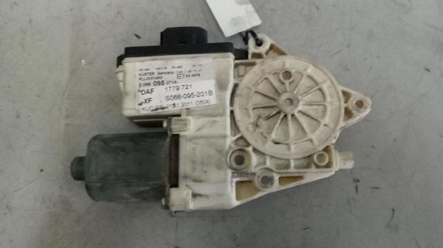  DAF 105  ()