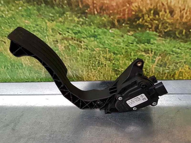 Pedał przyspieszenia (gazu) 180022703RC RENAULT