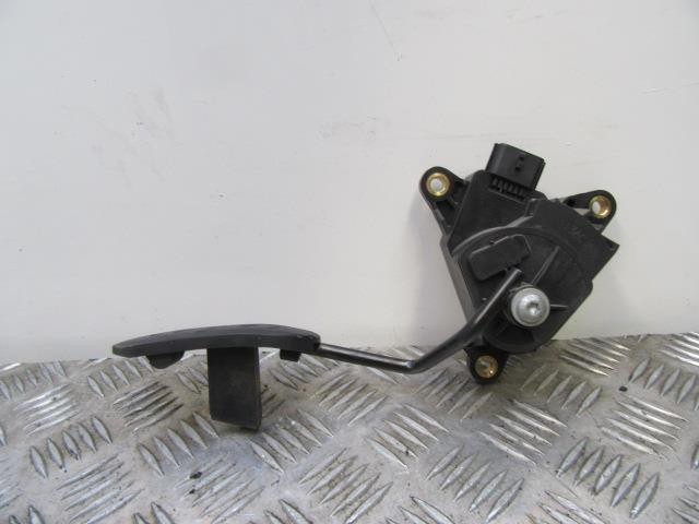 18002AX700 Nissan/Infiniti