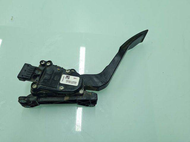 Pedał przyspieszenia (gazu) 18002EA000 NISSAN