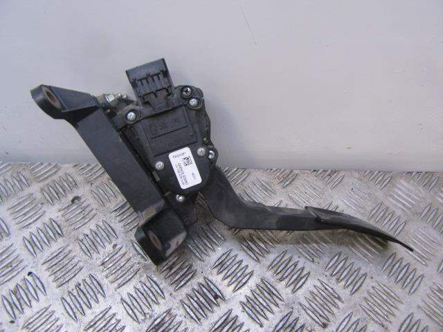 Pedał przyspieszenia (gazu) 18002EA000 NISSAN