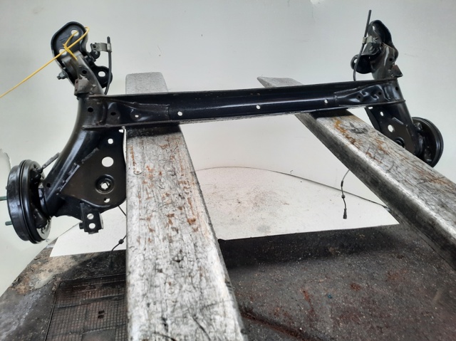Korpus osi tylnej 1805866 FORD