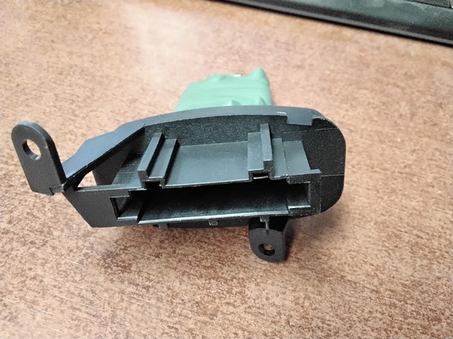 Rezystor wentylatora nagrzewnicy (ogrzewacza kabiny) 18212560 MERCEDES