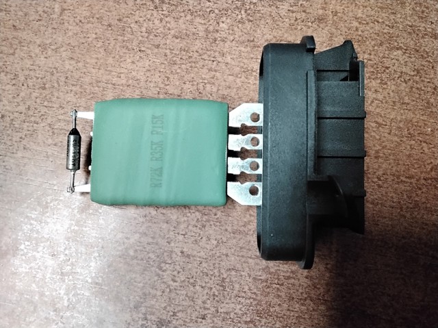 Rezystor wentylatora nagrzewnicy (ogrzewacza kabiny) 18212560 MERCEDES