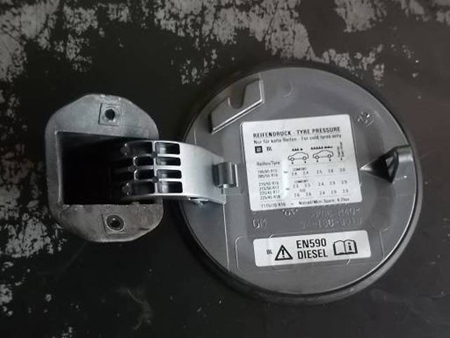 Klapka wlewu paliwa Opel Vectra