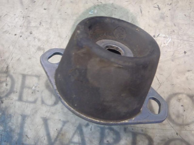 Poduszka (podpora) silnika lewa 184451 PEUGEOT
